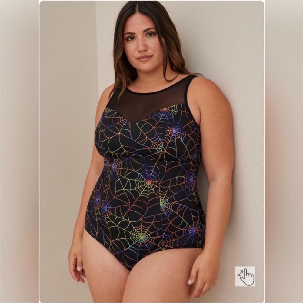 Torrid Wireless Mesh High Neck One Piece Swimsuit in Rainbow Webs SZ 4X EUC